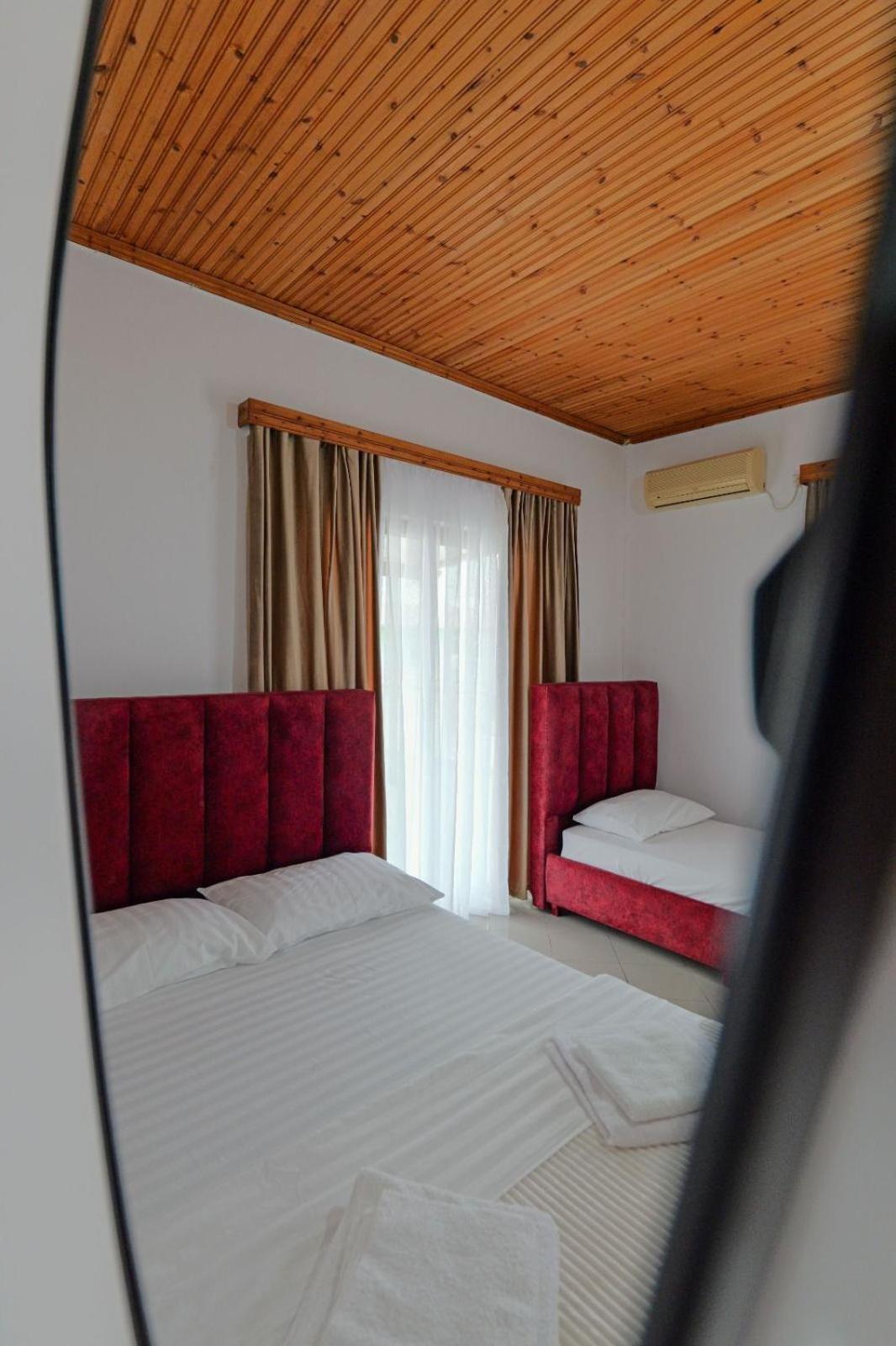 Hotel Eden Sarande Exterior photo