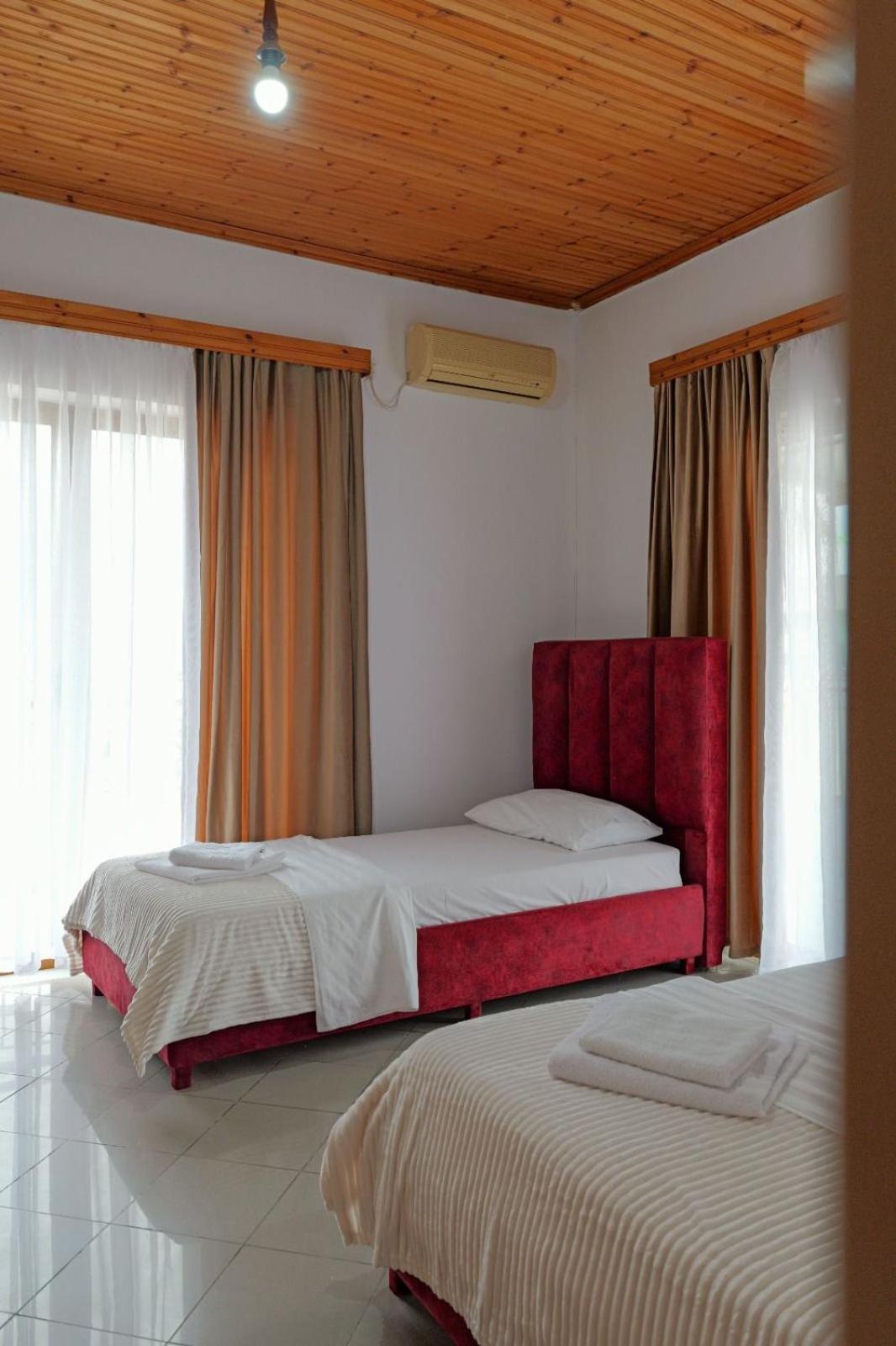Hotel Eden Sarande Exterior photo