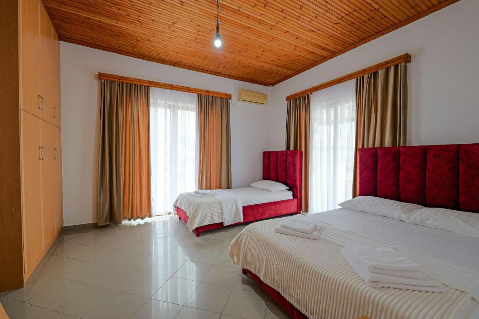 Hotel Eden Sarande Exterior photo