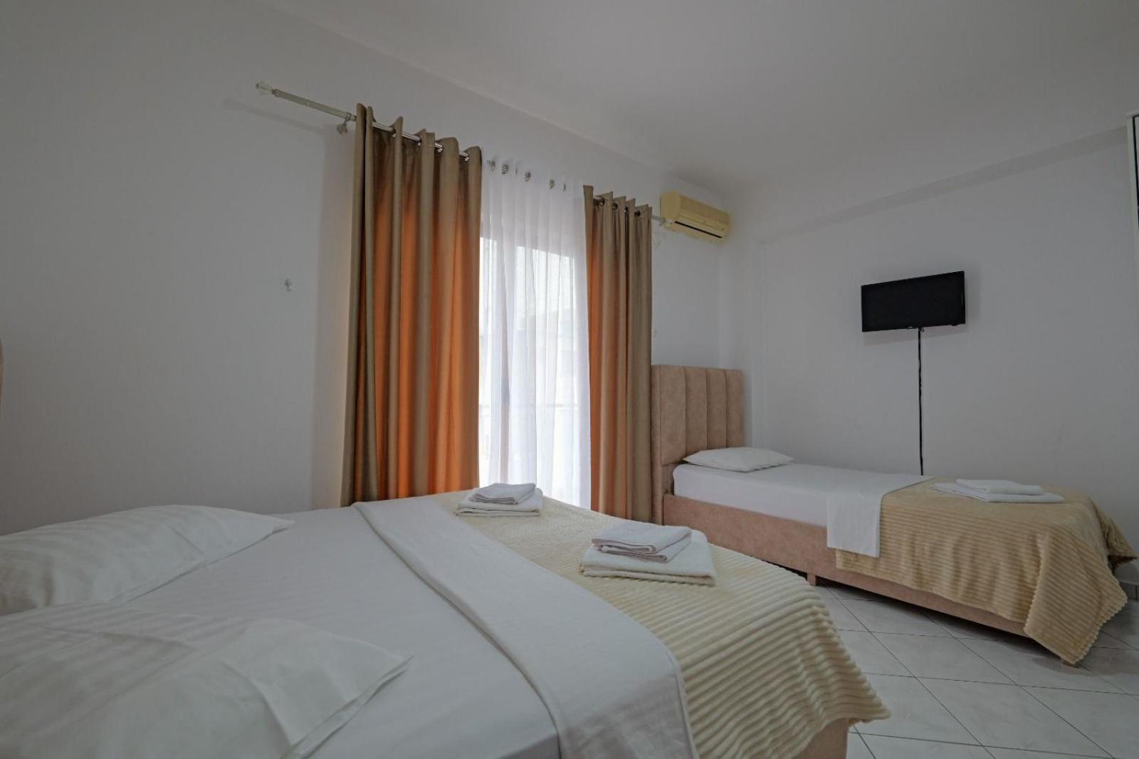 Hotel Eden Sarande Exterior photo