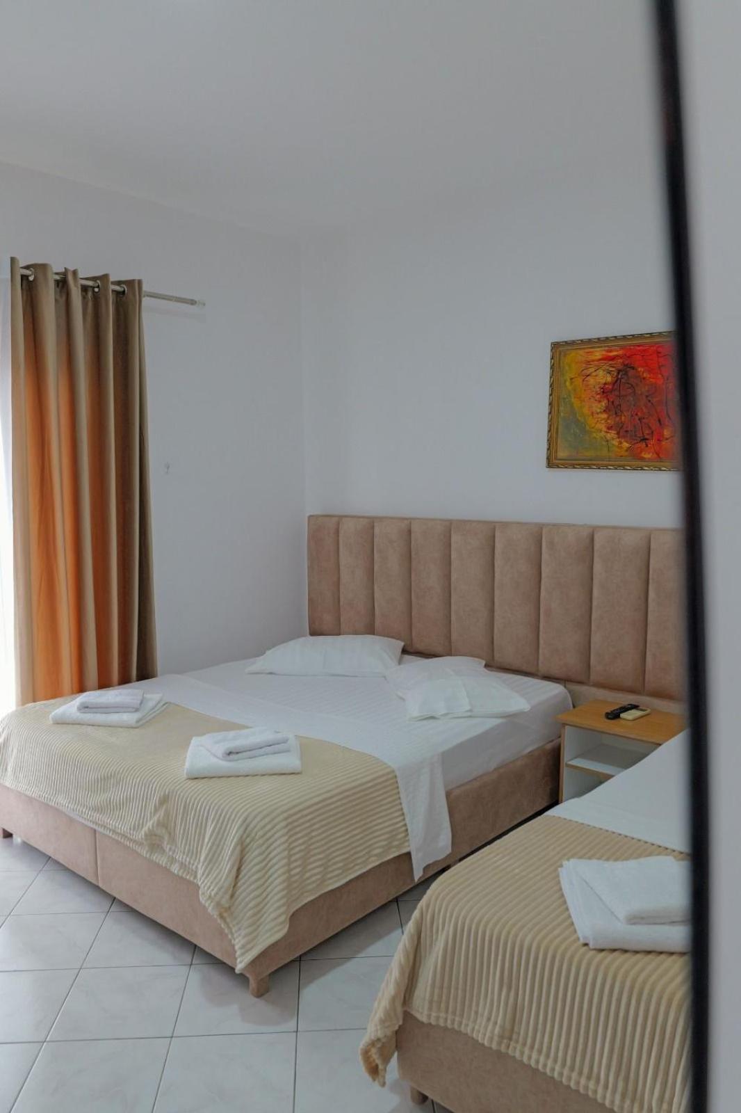 Hotel Eden Sarande Exterior photo